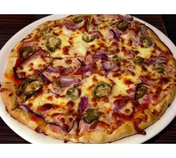 20. Pizza Salami Jalapeno ( pálivé )  NOVINKA